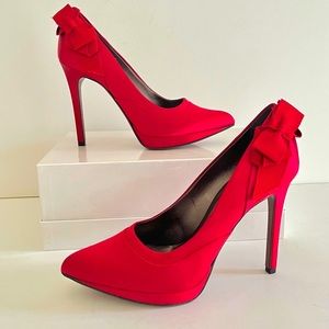 Lanvin red satin heels with bow at heel 38
